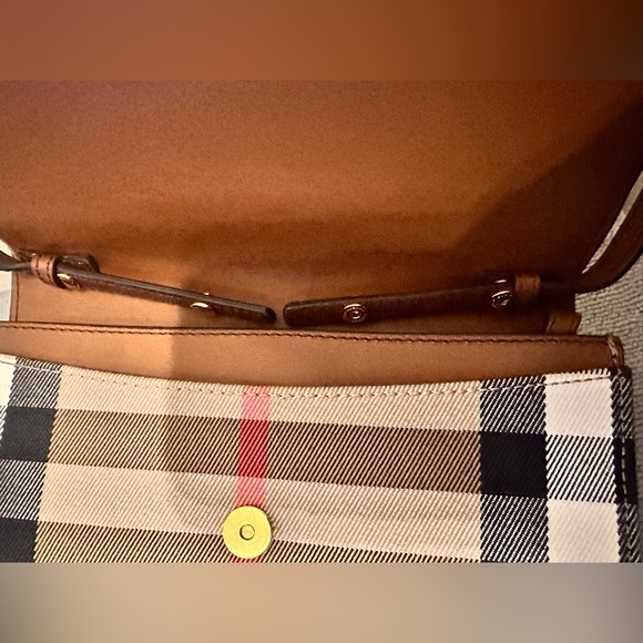 Burberry Henley Chain Crossbody Check Canvas Tan Brown 100% Authentic - Picture 7 of 16